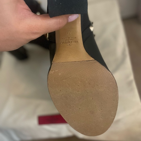 Black Studded Valentino Boots, in size 37 - Picture 6 of 6